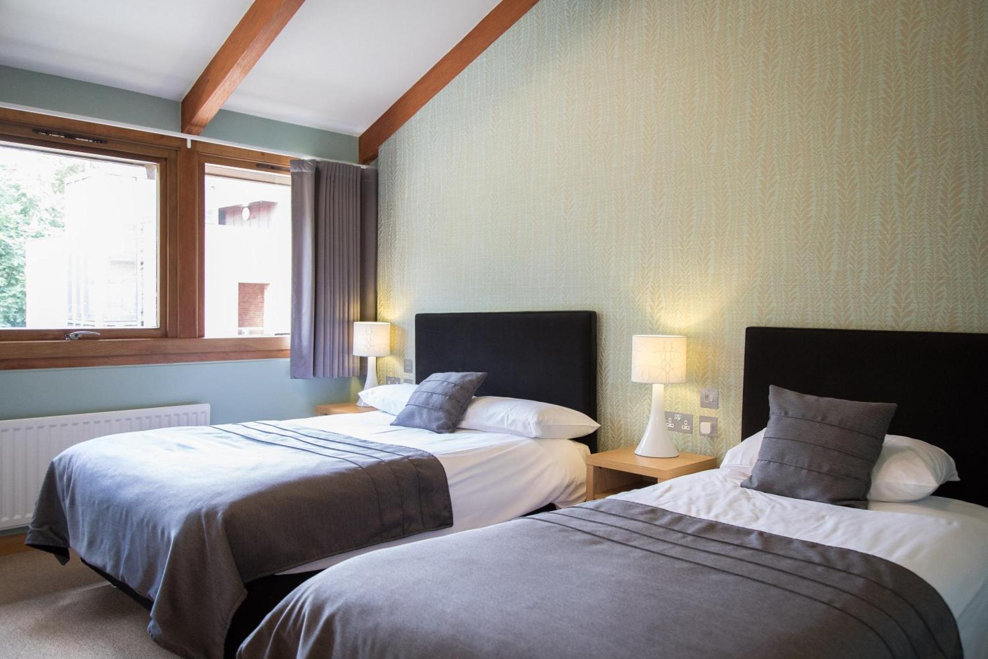 Hinxton Hall Hotel And Conference Centre Экстерьер фото